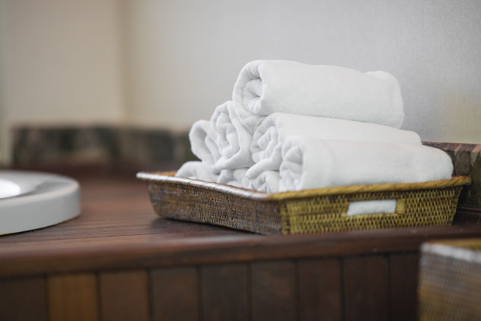 Sony Alpha DSLR-A850 sample photo. Towel, white, cleaning photography