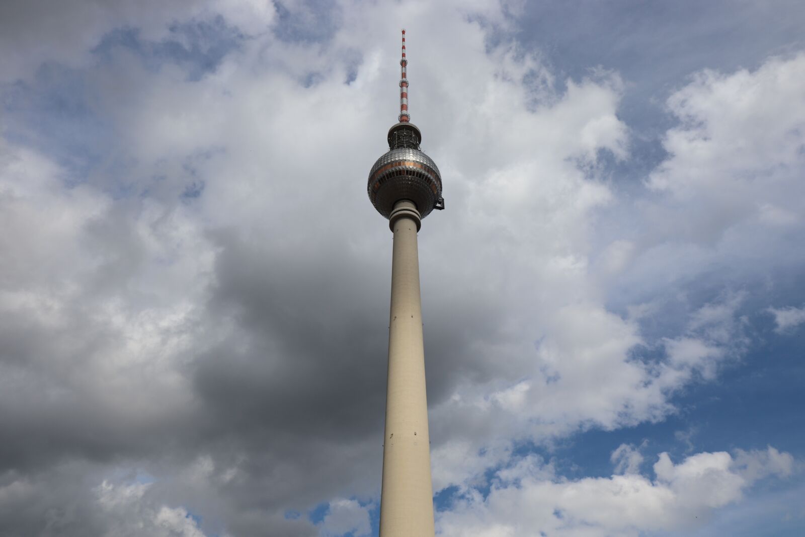 Canon EOS 800D (EOS Rebel T7i / EOS Kiss X9i) sample photo. Berlin, tv tower, alexanderplatz photography