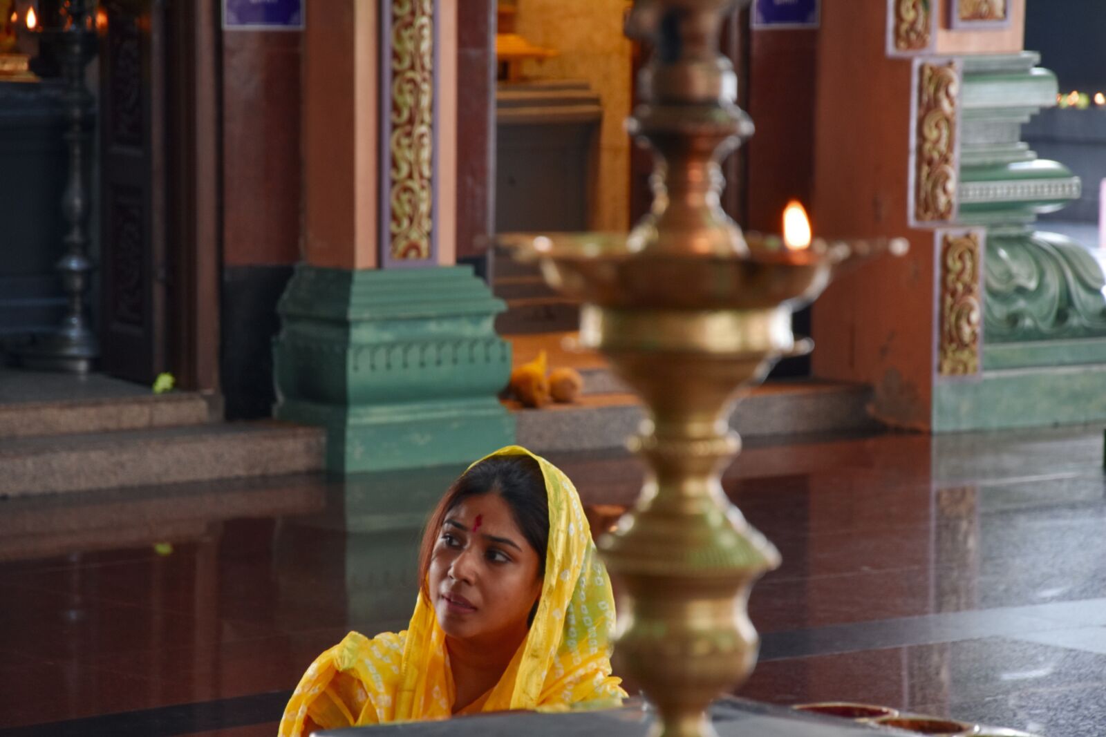 Nikon D3400 sample photo. Temple, hindu, lady photography