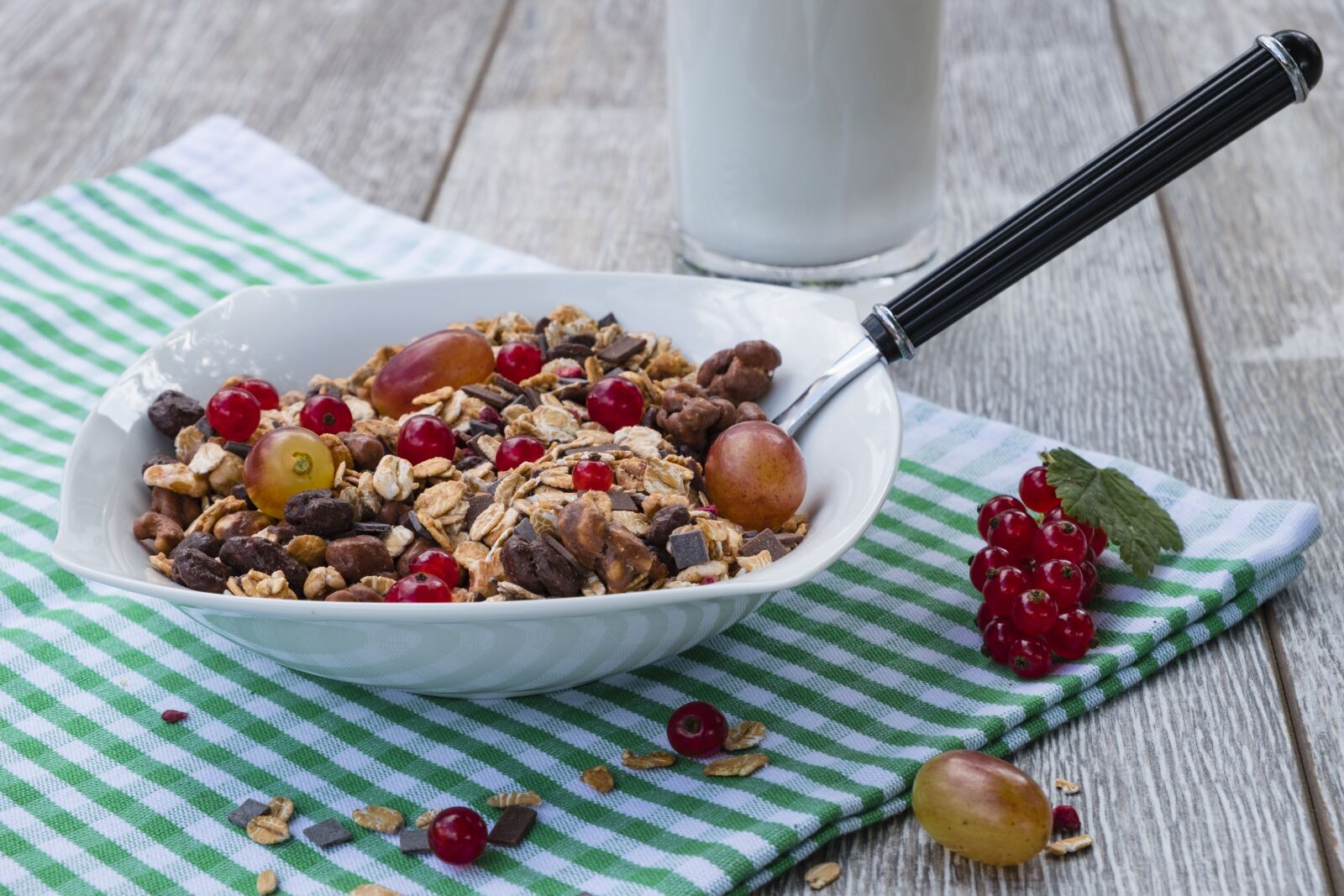 Fujifilm XF 18-55mm F2.8-4 R LM OIS sample photo. Muesli, cornflakes, cereals photography