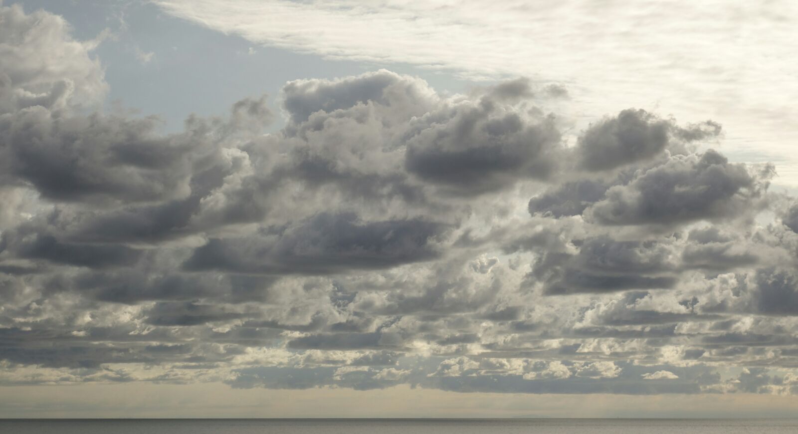 Sony Cyber-shot DSC-RX100 II sample photo. Cumulus clouds, sea, wind photography