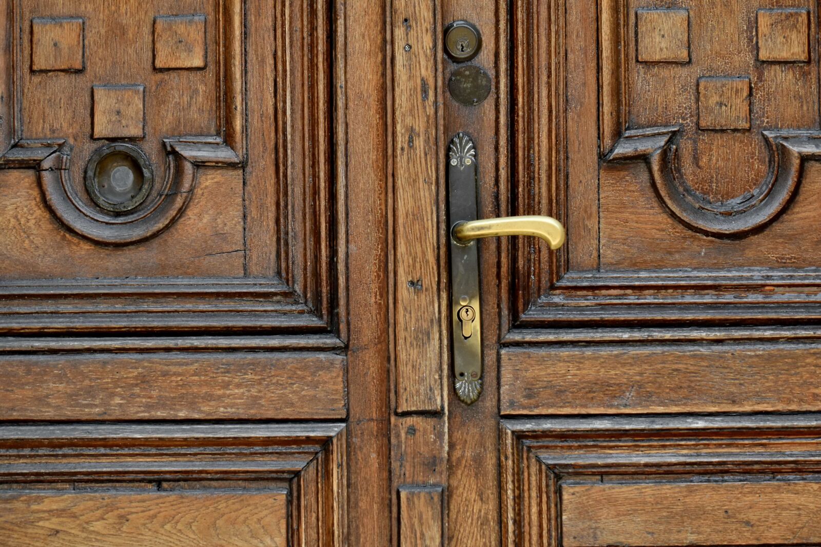 Nikon D5500 sample photo. Carpentry, front door, hardwood photography