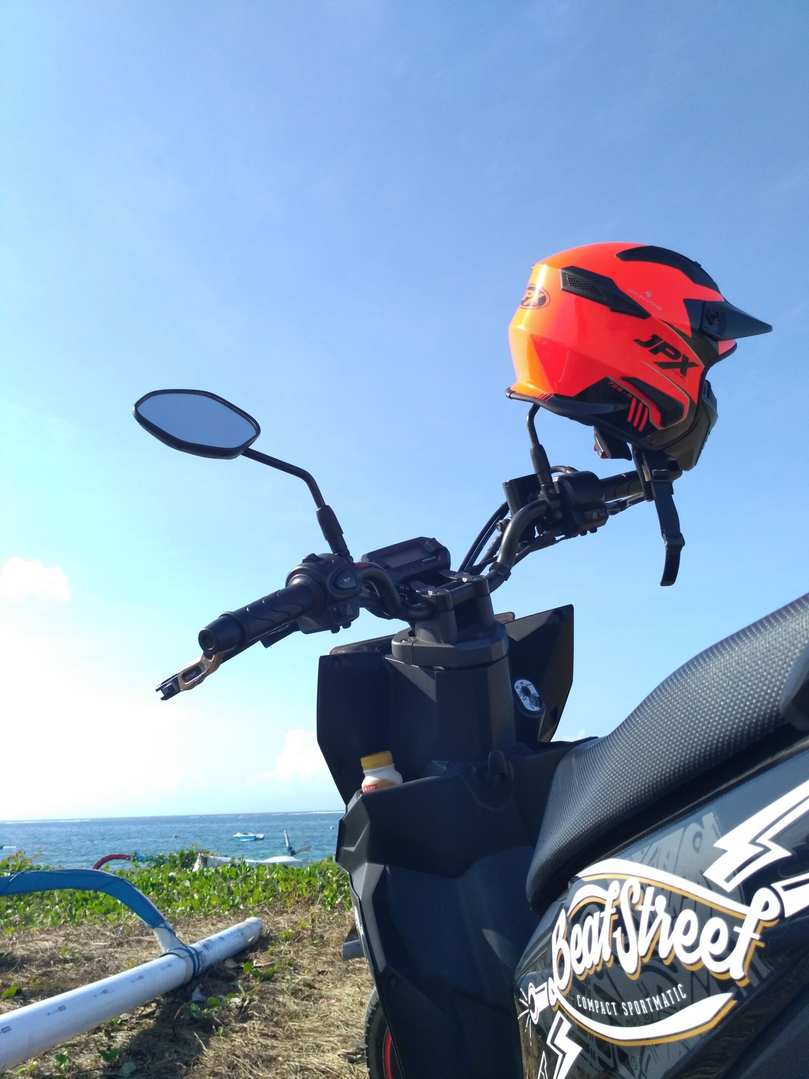Xiaomi Redmi 3X sample photo. Mobile, helmet, orange photography