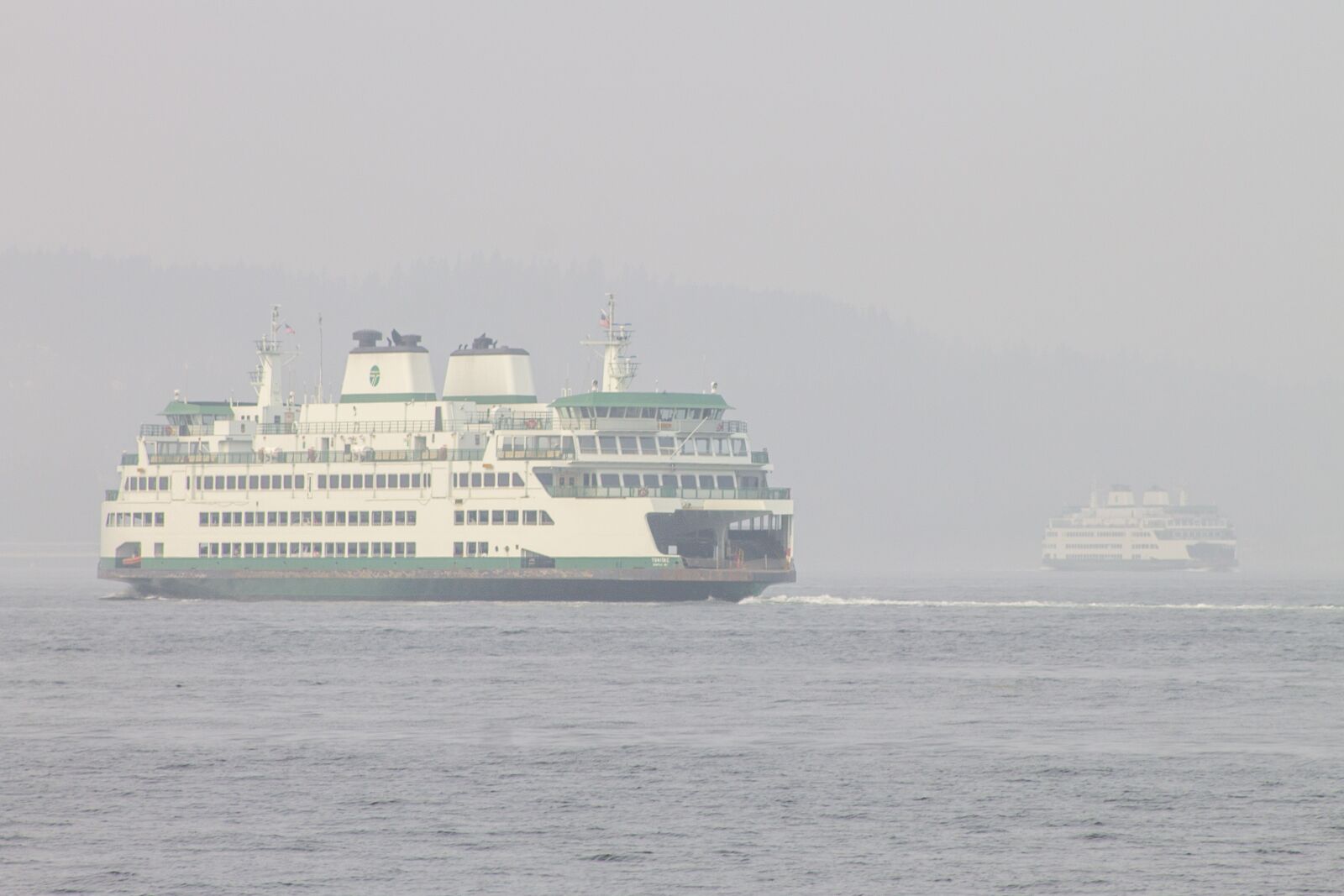 Canon EOS 1100D (EOS Rebel T3 / EOS Kiss X50) + EF75-300mm f/4-5.6 sample photo. Ferry, ferries, fog photography