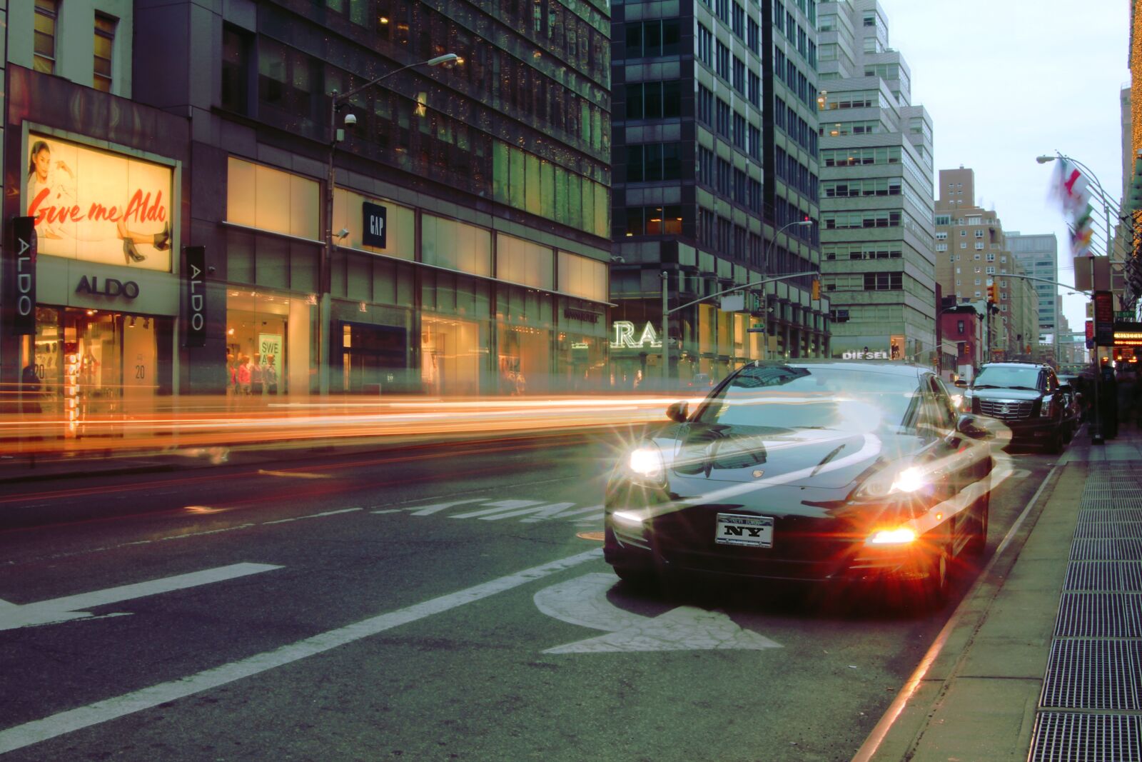 Canon EOS 550D (EOS Rebel T2i / EOS Kiss X4) sample photo. Car, city, new york photography
