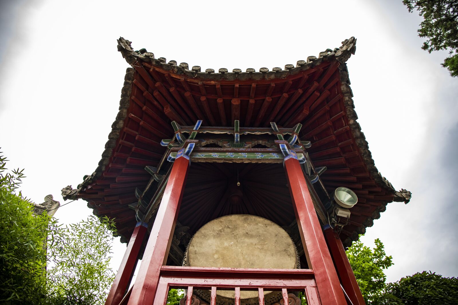 Canon EOS 6D Mark II sample photo. Landscape, drum, wall photography