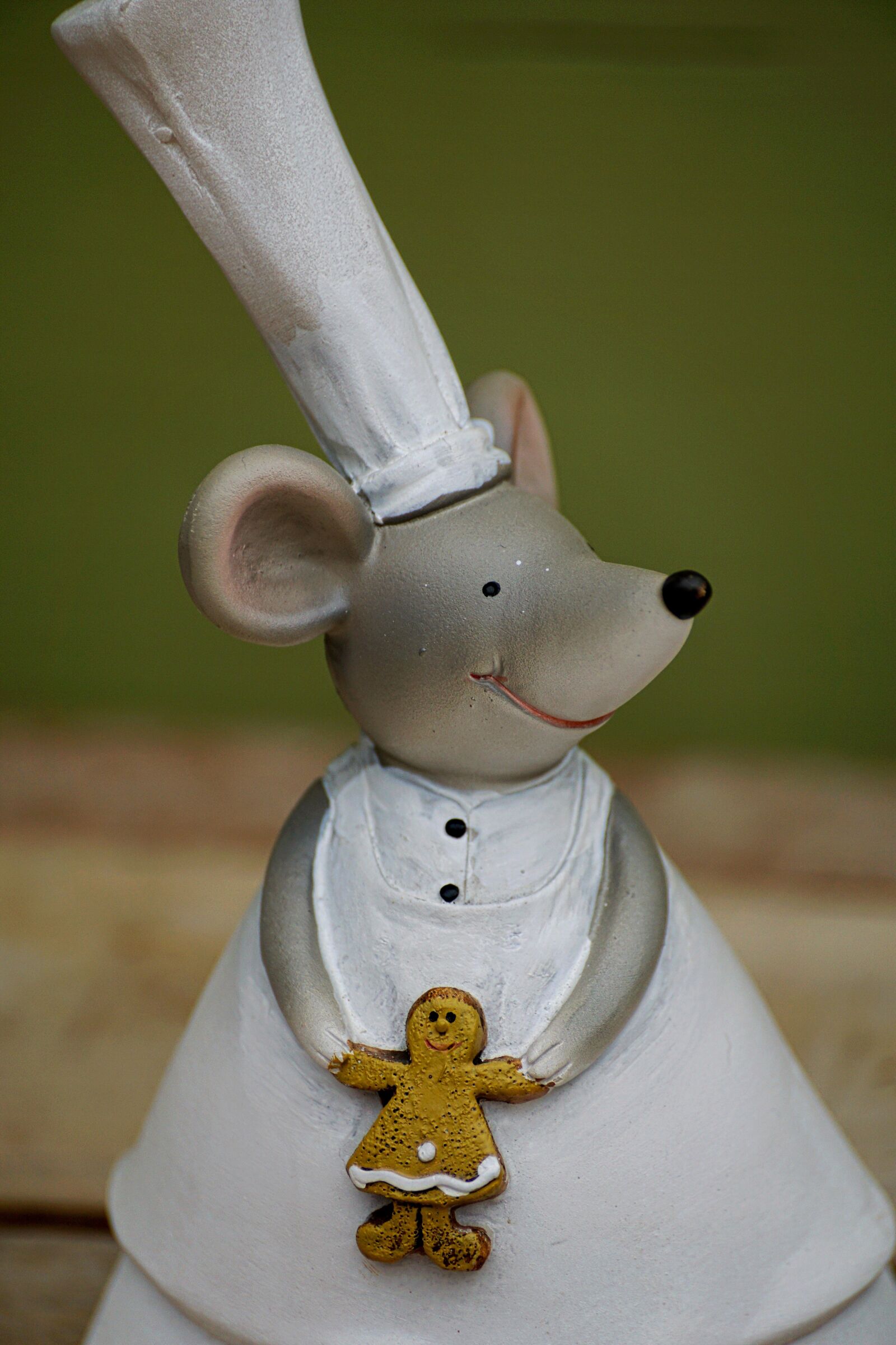 Sony DT 55-300mm F4.5-5.6 SAM sample photo. Decoration, mice, funny photography