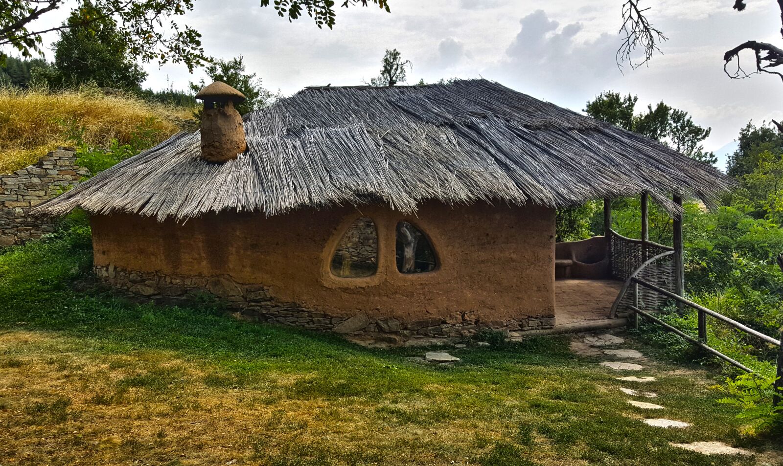 Samsung Galaxy S6 sample photo. Leshten, clay house, village photography