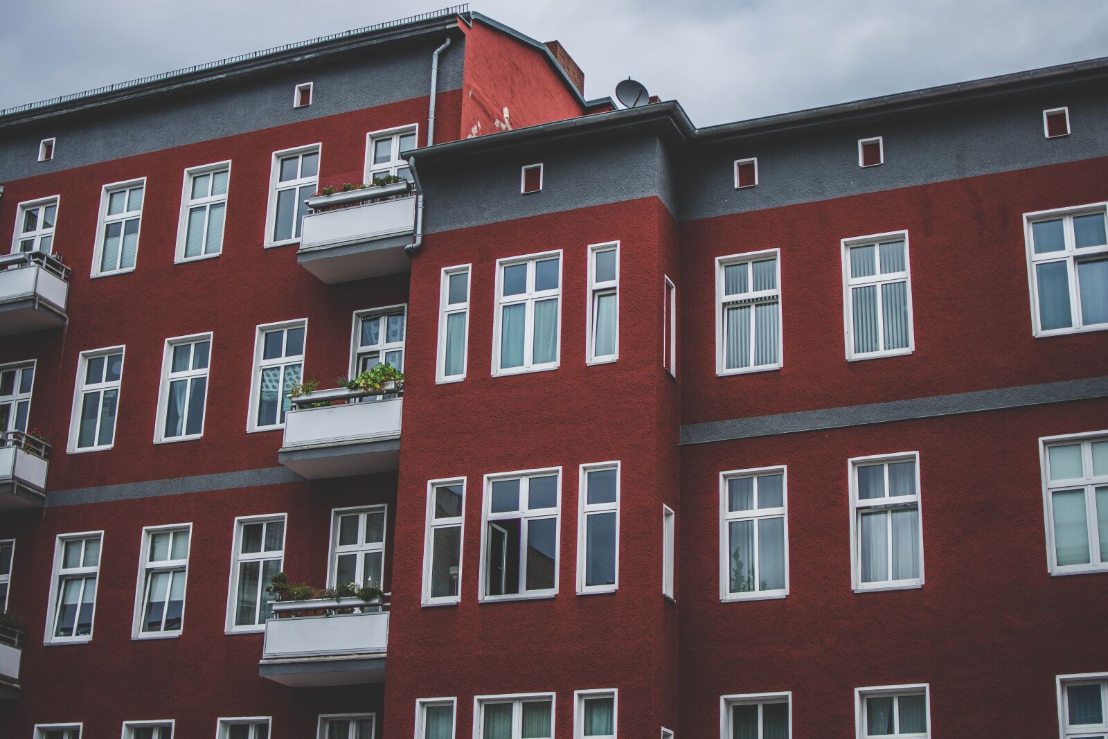 Nikon D5200 sample photo. House, red, sky photography