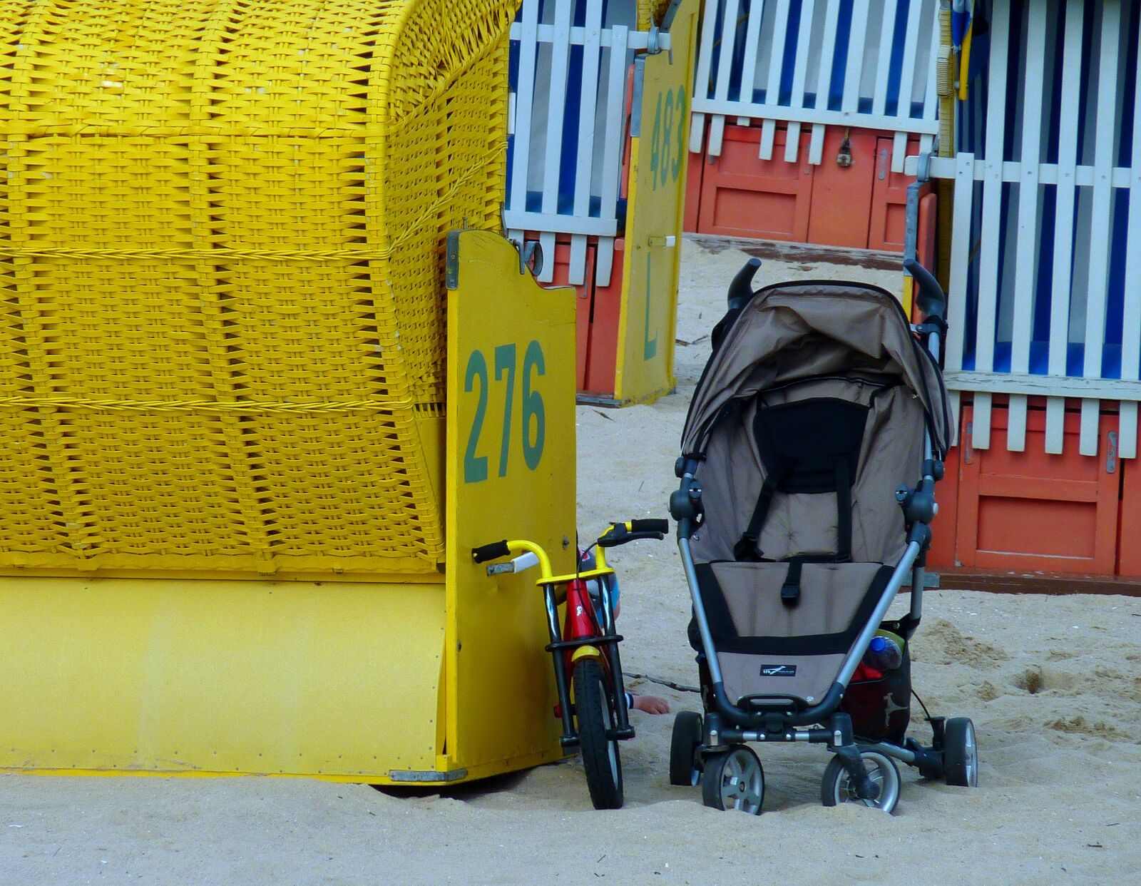 Panasonic DMC-TZ7 sample photo. Most beach, children, play photography