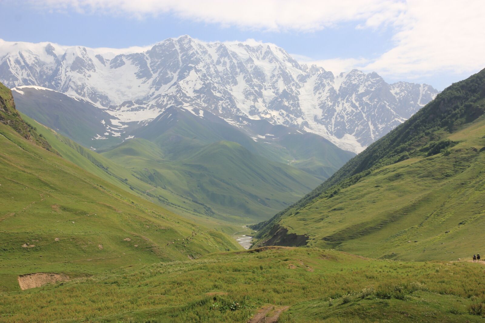 Canon EOS 550D (EOS Rebel T2i / EOS Kiss X4) sample photo. Ushguli, mountains, georgia photography