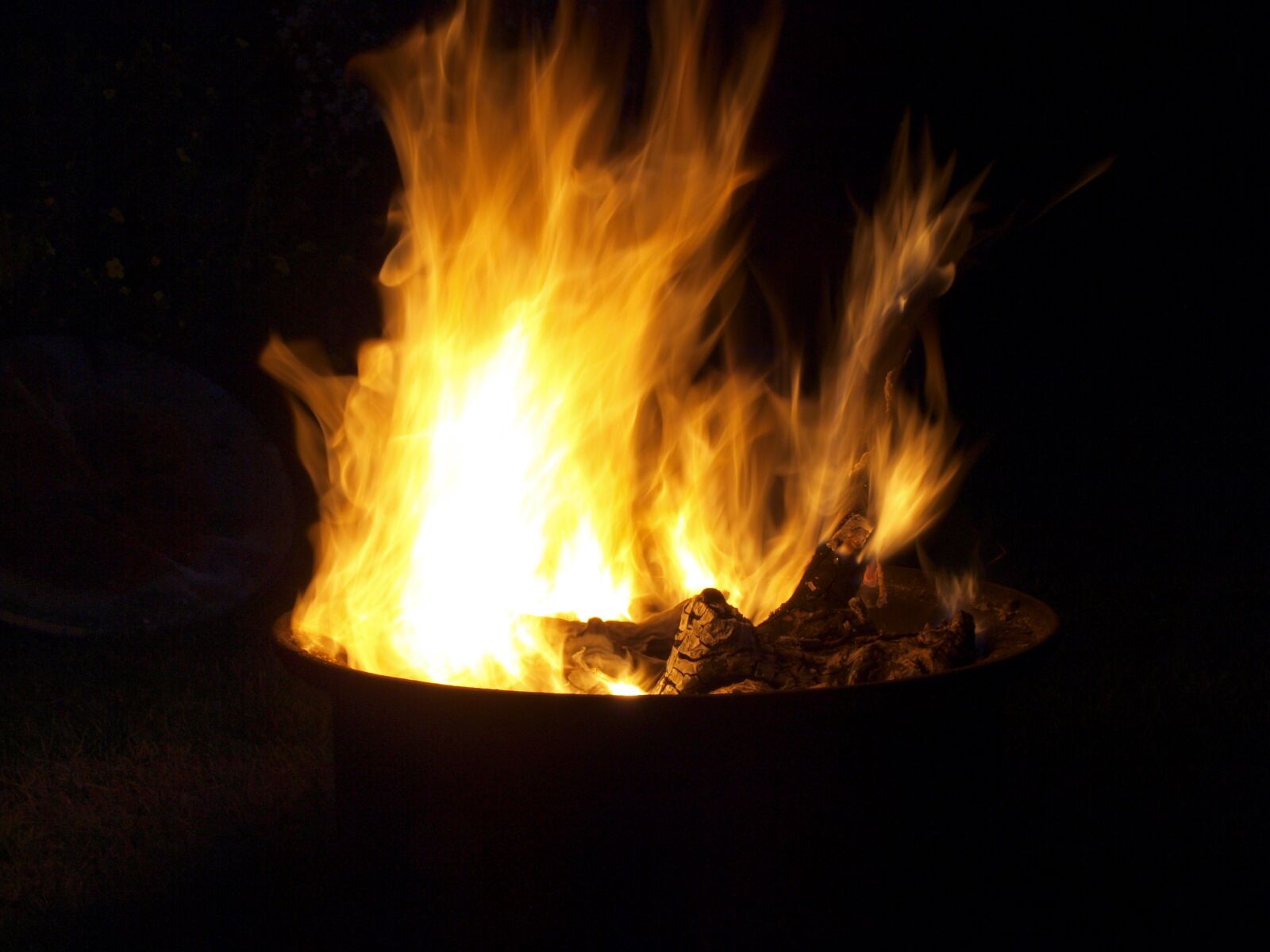 Olympus E-520 (EVOLT E-520) sample photo. Flame, fire, burns photography