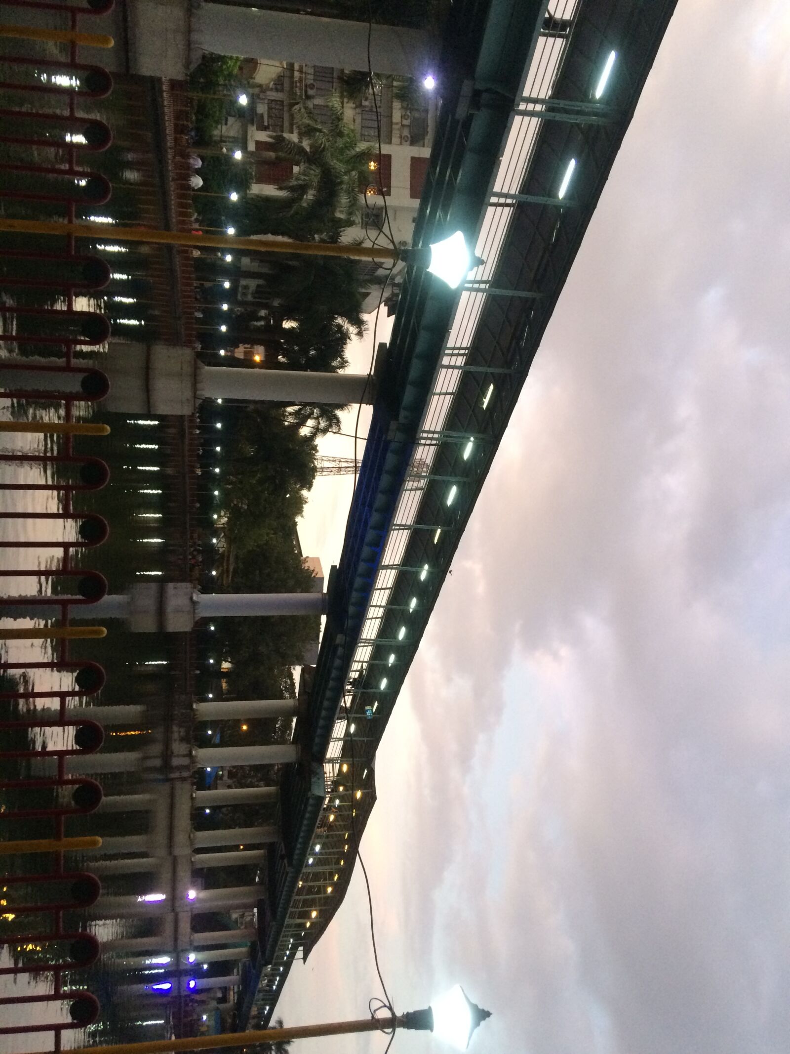 iPhone 5s back camera 4.15mm f/2.2 sample photo. Evening, city photography