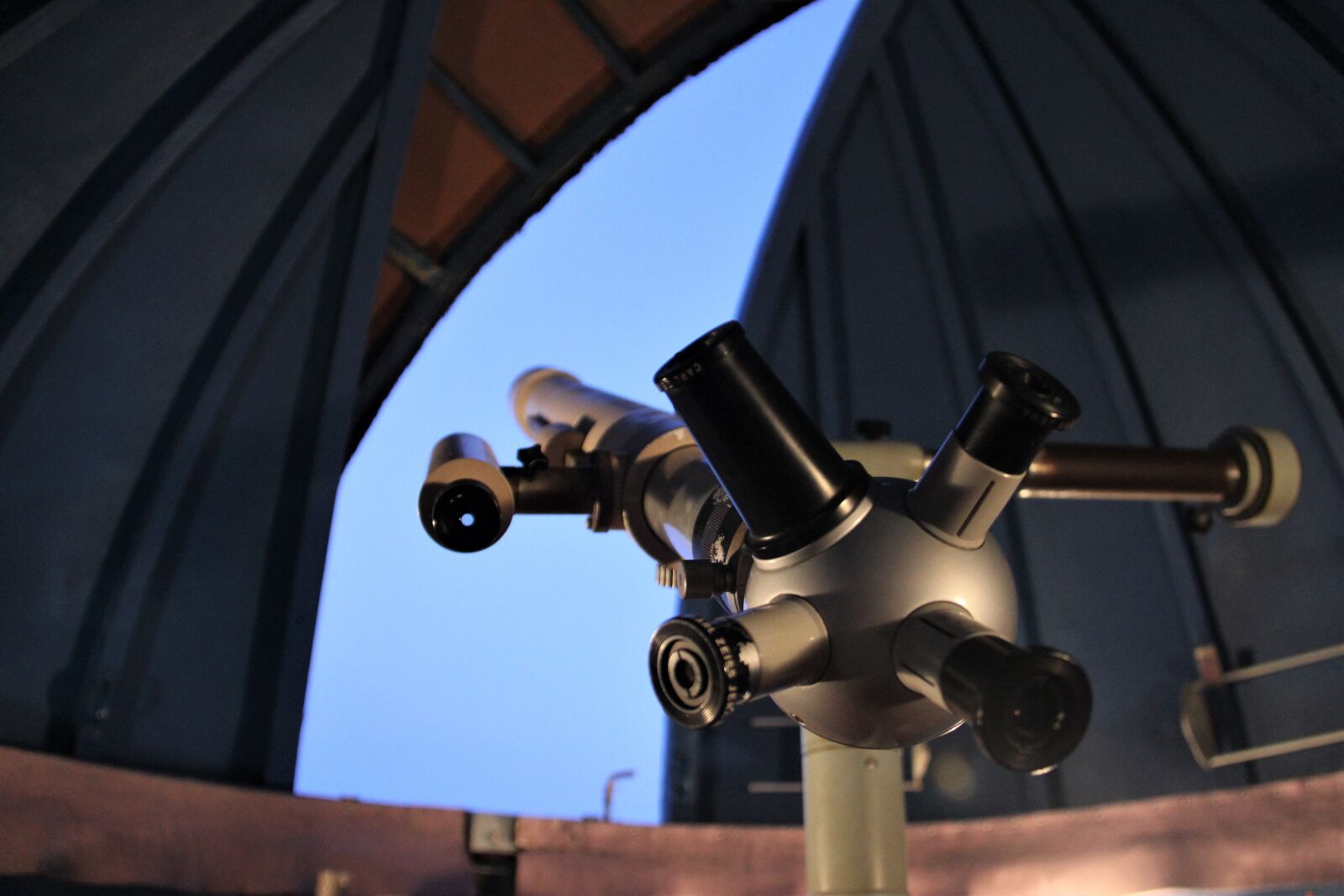 Canon EF-S 18-200mm F3.5-5.6 IS sample photo. Astronomical observatory, telescope, astronomy photography
