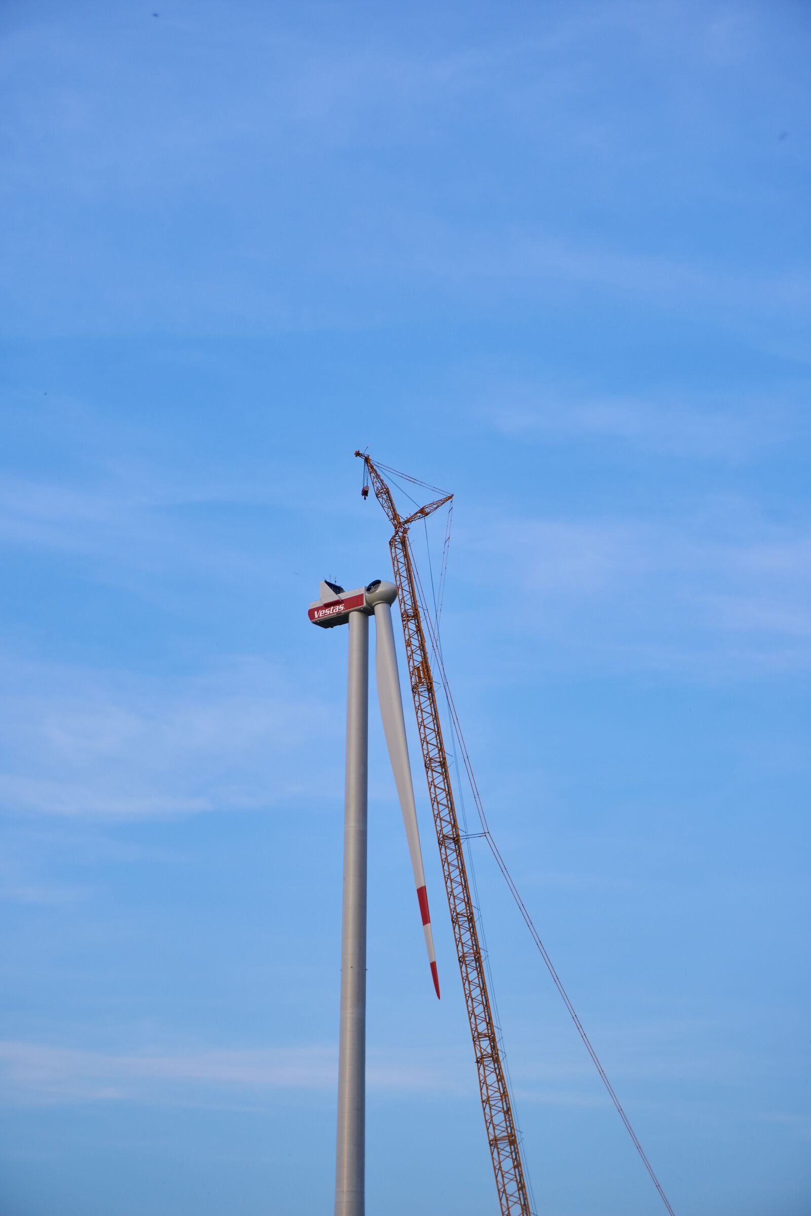 Sony a6400 sample photo. Pinwheel, site, crane photography