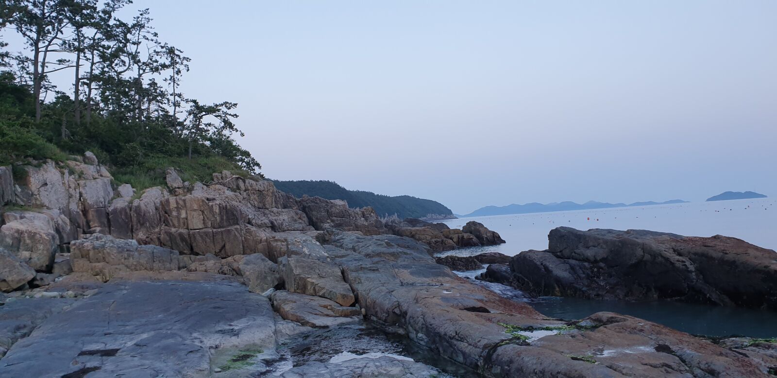 Samsung Galaxy S9+ sample photo. Sea, rock, ocean photography