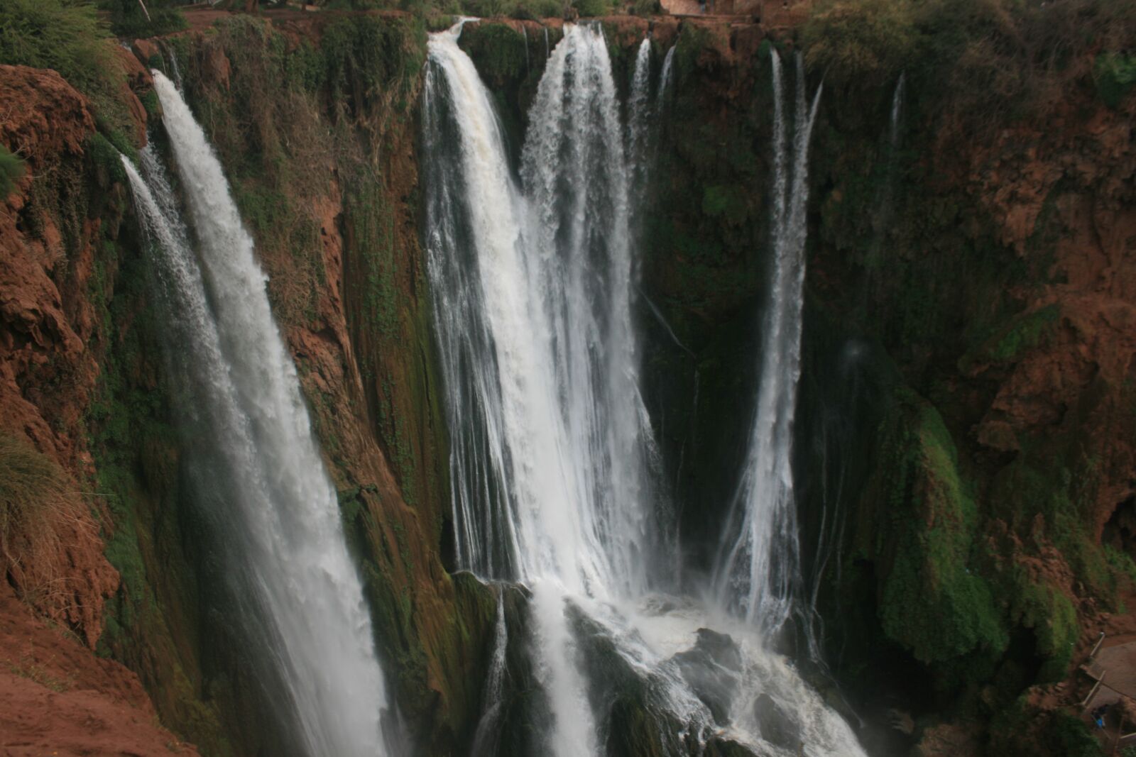 Canon EOS 400D (EOS Digital Rebel XTi / EOS Kiss Digital X) sample photo. Morocco, great atlas, hiking photography