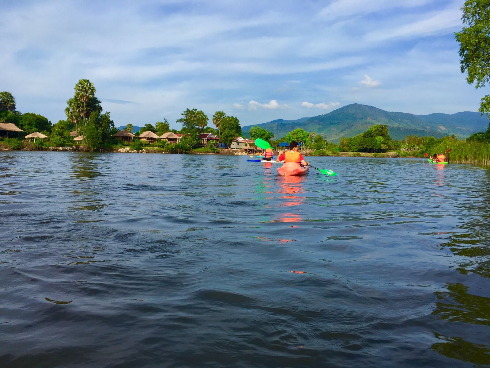 iPhone SE back camera 4.15mm f/2.2 sample photo. Kayak photography