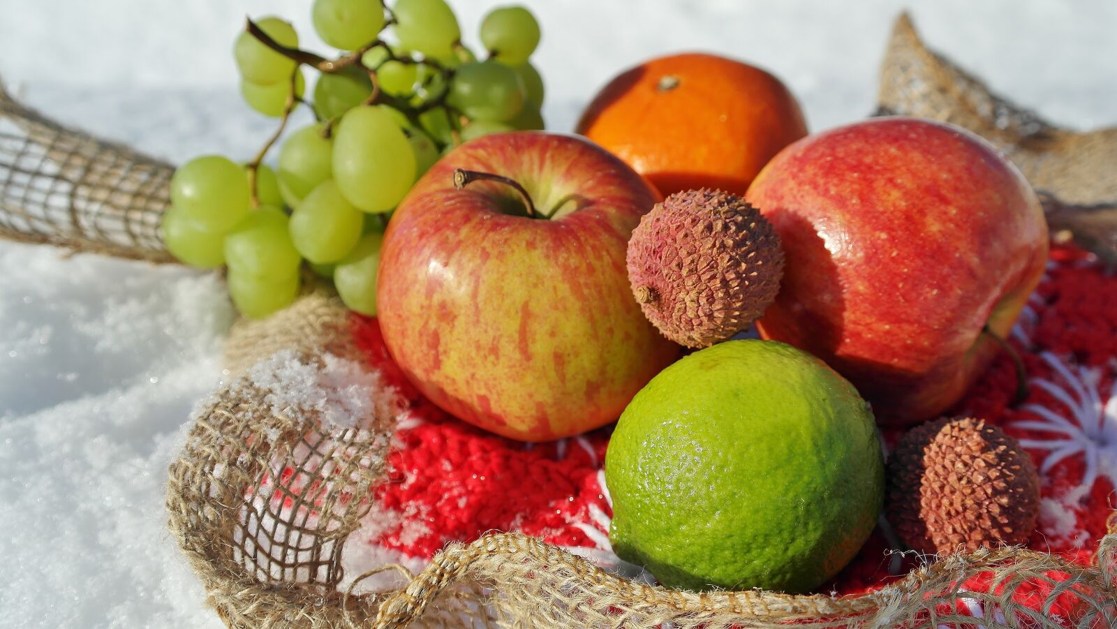 Samsung NX20 sample photo. Fruit, apple, mandarin photography