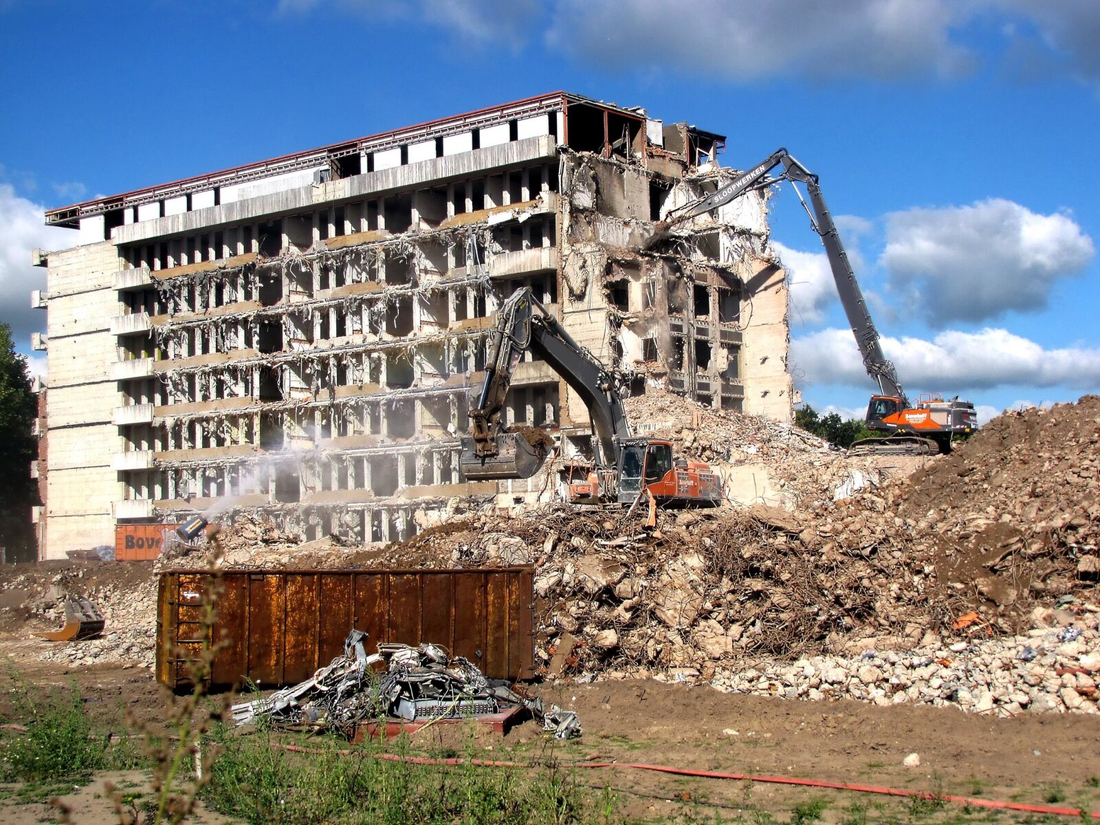 Canon PowerShot SX10 IS sample photo. Demolition, sanitation, building demolition photography