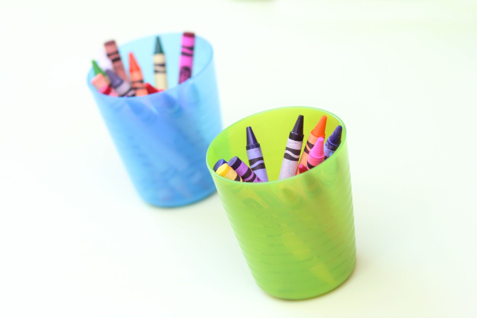 Canon EOS 550D (EOS Rebel T2i / EOS Kiss X4) sample photo. Colored crayons, colorful, crayons photography