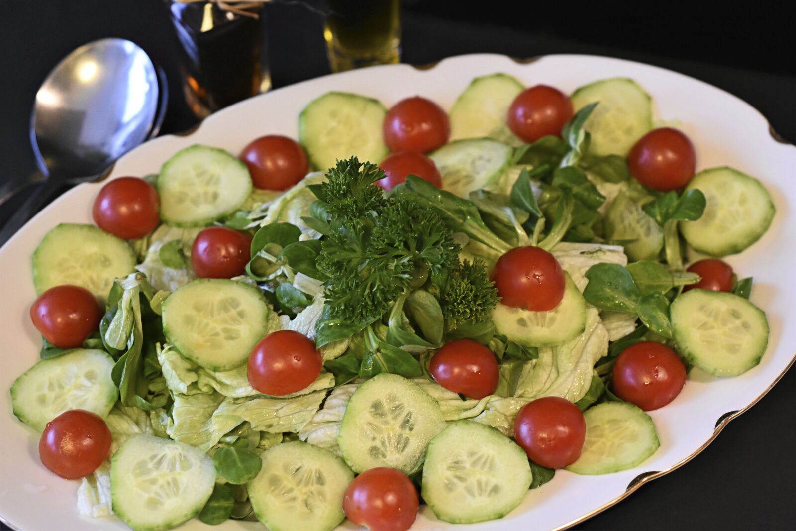 Nikon D7200 sample photo. Salad, cucumber, tomato photography
