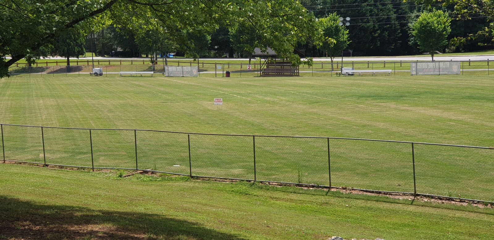 Samsung Galaxy Note9 sample photo. Grass, playground, during the photography