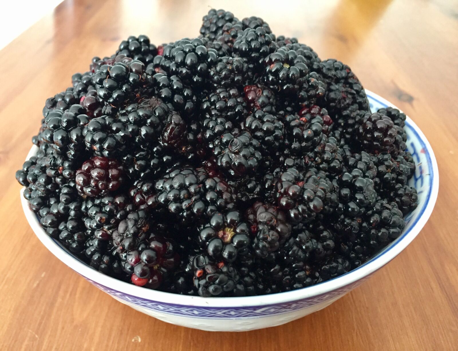 Apple iPhone 6 sample photo. Blackberries, fruit, food photography