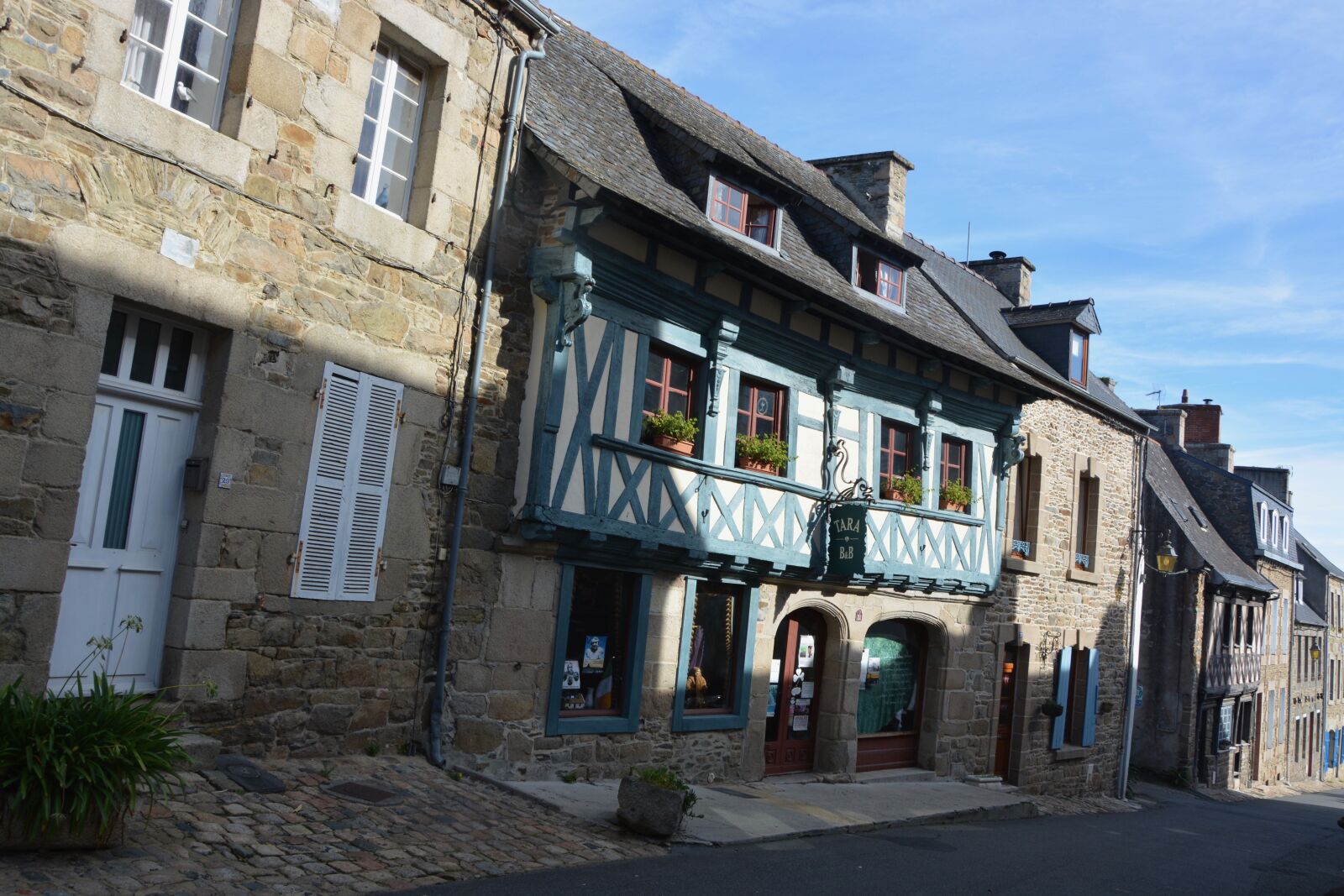 Nikon D5200 sample photo. House facade, home timber-framed photography