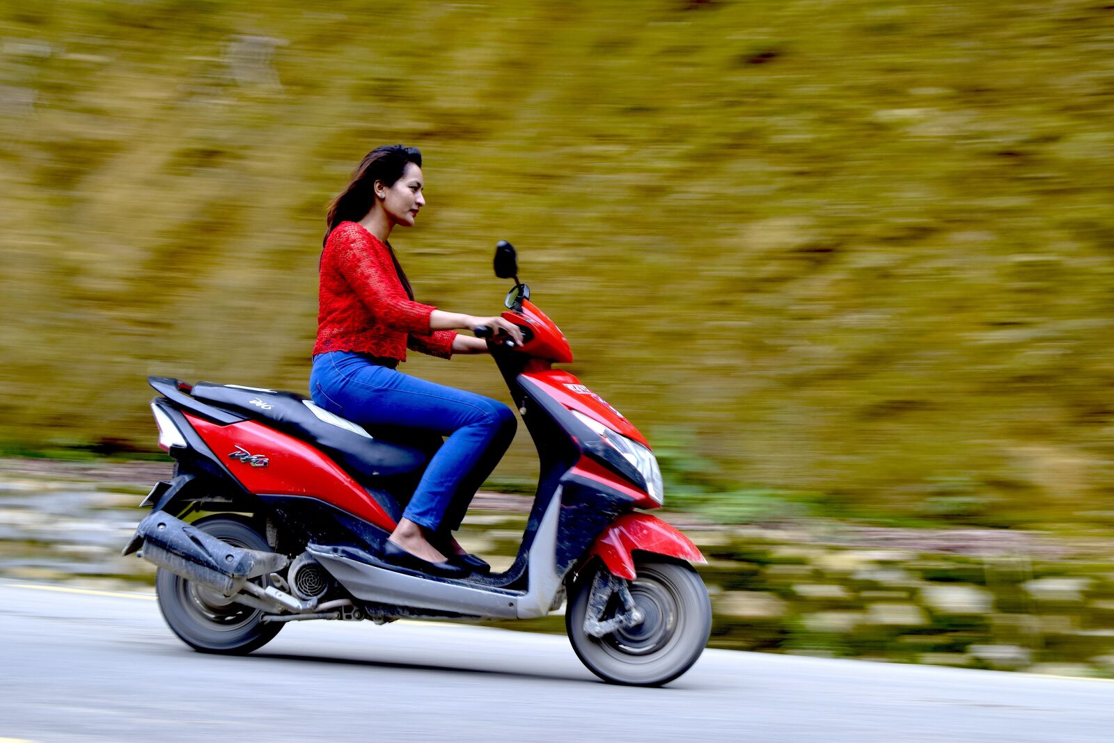 Nikon D3300 sample photo. Panning, scooter, speed photography