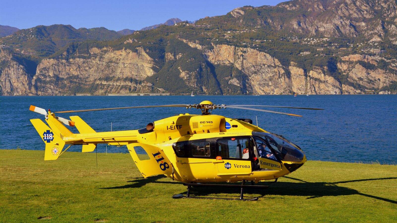 Nikon D7100 sample photo. Helicopter, rescue, lake photography
