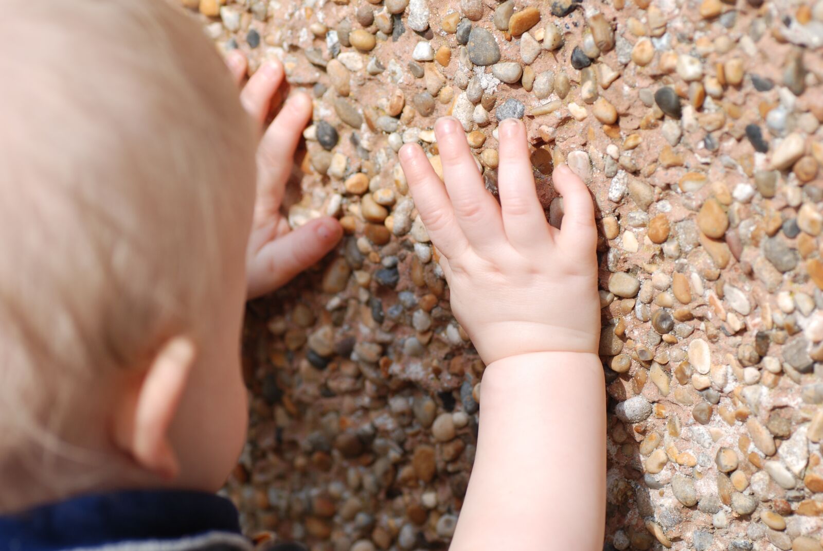 Nikon D80 sample photo. Child, toddler, wall photography