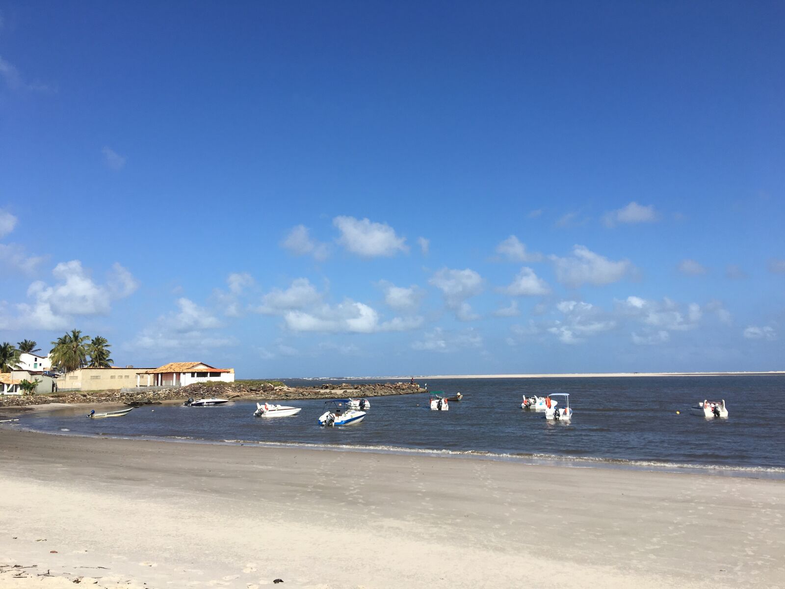 iPhone 6s Plus back camera 4.15mm f/2.2 sample photo. Brazil, beach, mar photography