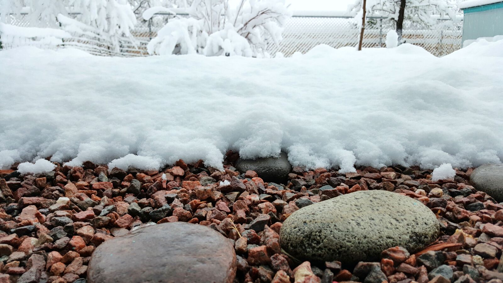 Samsung Galaxy Note5 sample photo. Snow, rocks, outdoors photography