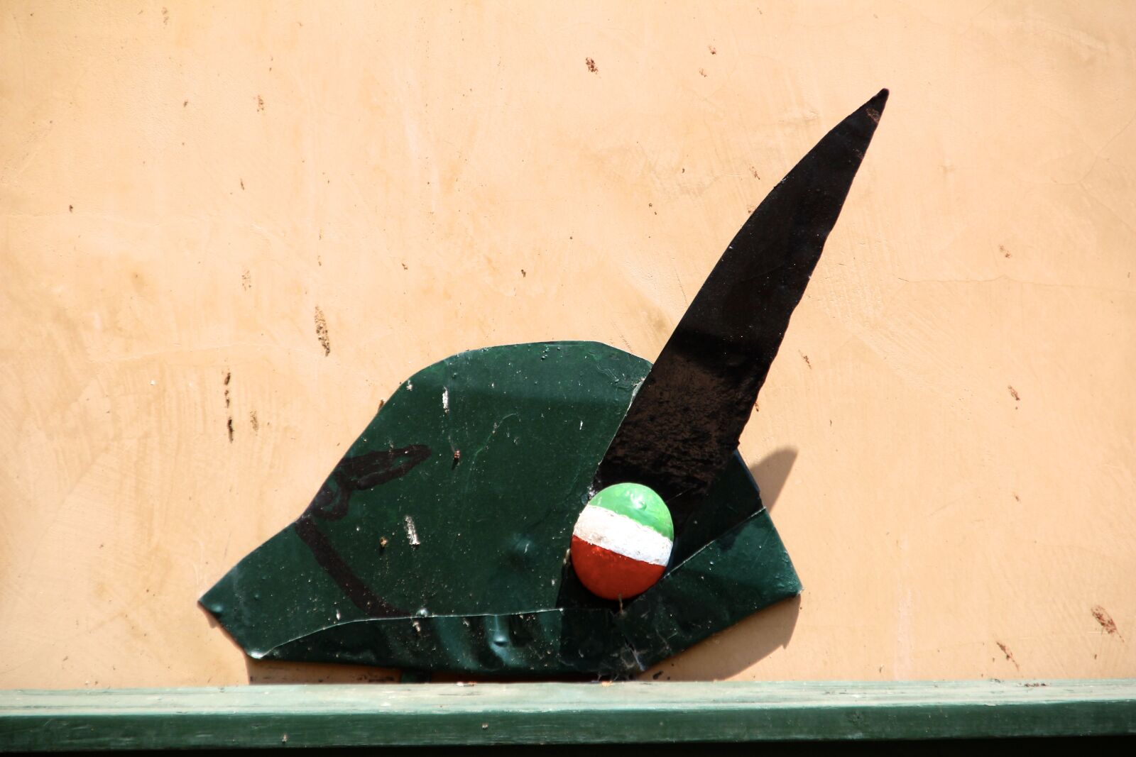 Canon EOS 600D (Rebel EOS T3i / EOS Kiss X5) sample photo. Hat, italy, flag photography