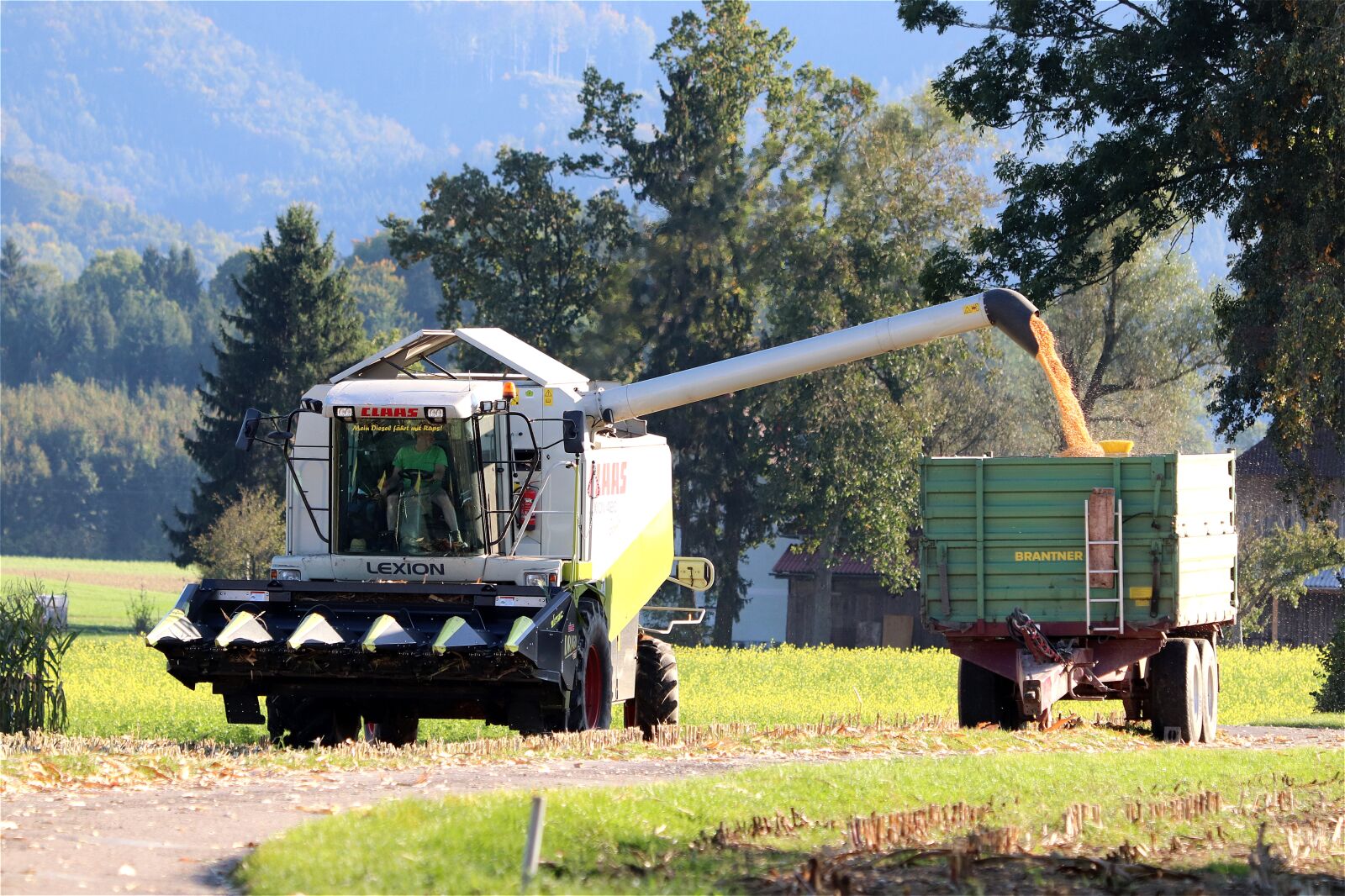 Canon EF 70-300 F4-5.6 IS II USM sample photo. Corn harvest, combine harvester photography