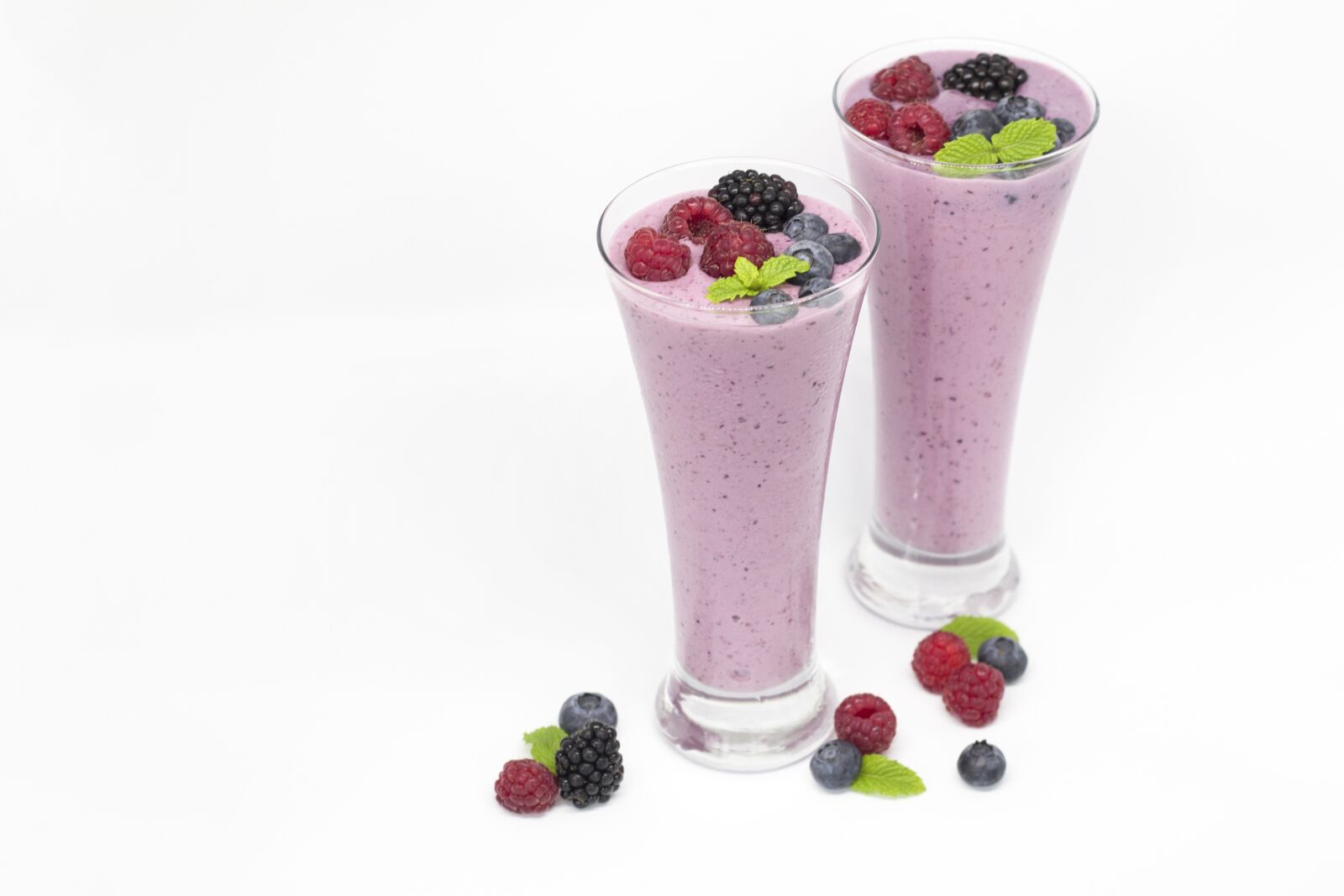 Canon EOS 600D (Rebel EOS T3i / EOS Kiss X5) + Canon EF 50mm F1.8 II sample photo. Smoothie, milkshake, mixed photography