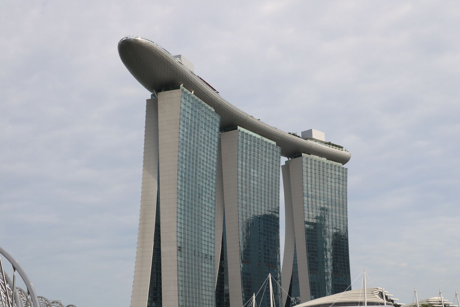 Canon EOS 750D (EOS Rebel T6i / EOS Kiss X8i) sample photo. Singapore, skyscraper, architecture photography