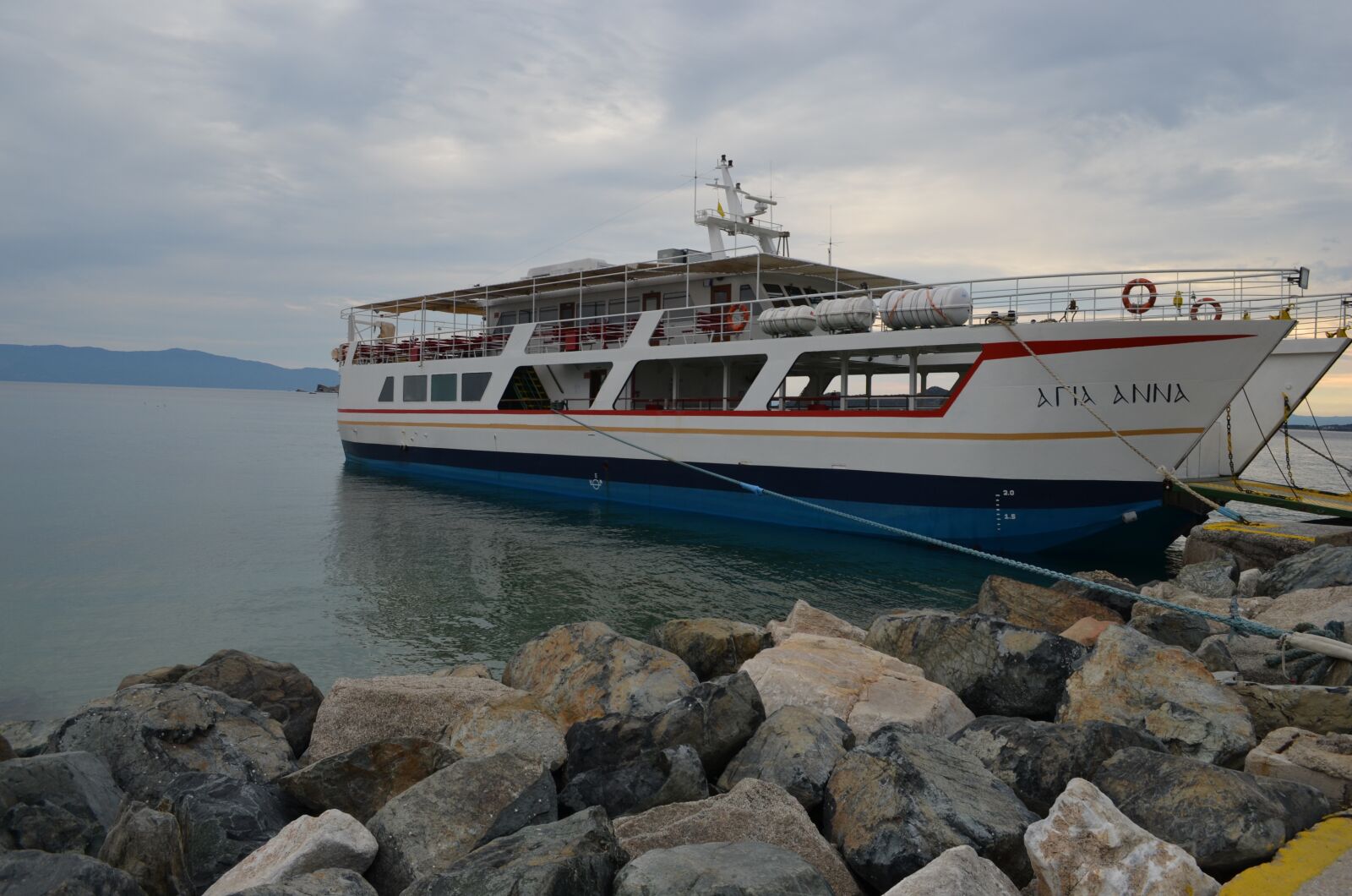 Nikon D5100 sample photo. Ship, sea, port photography
