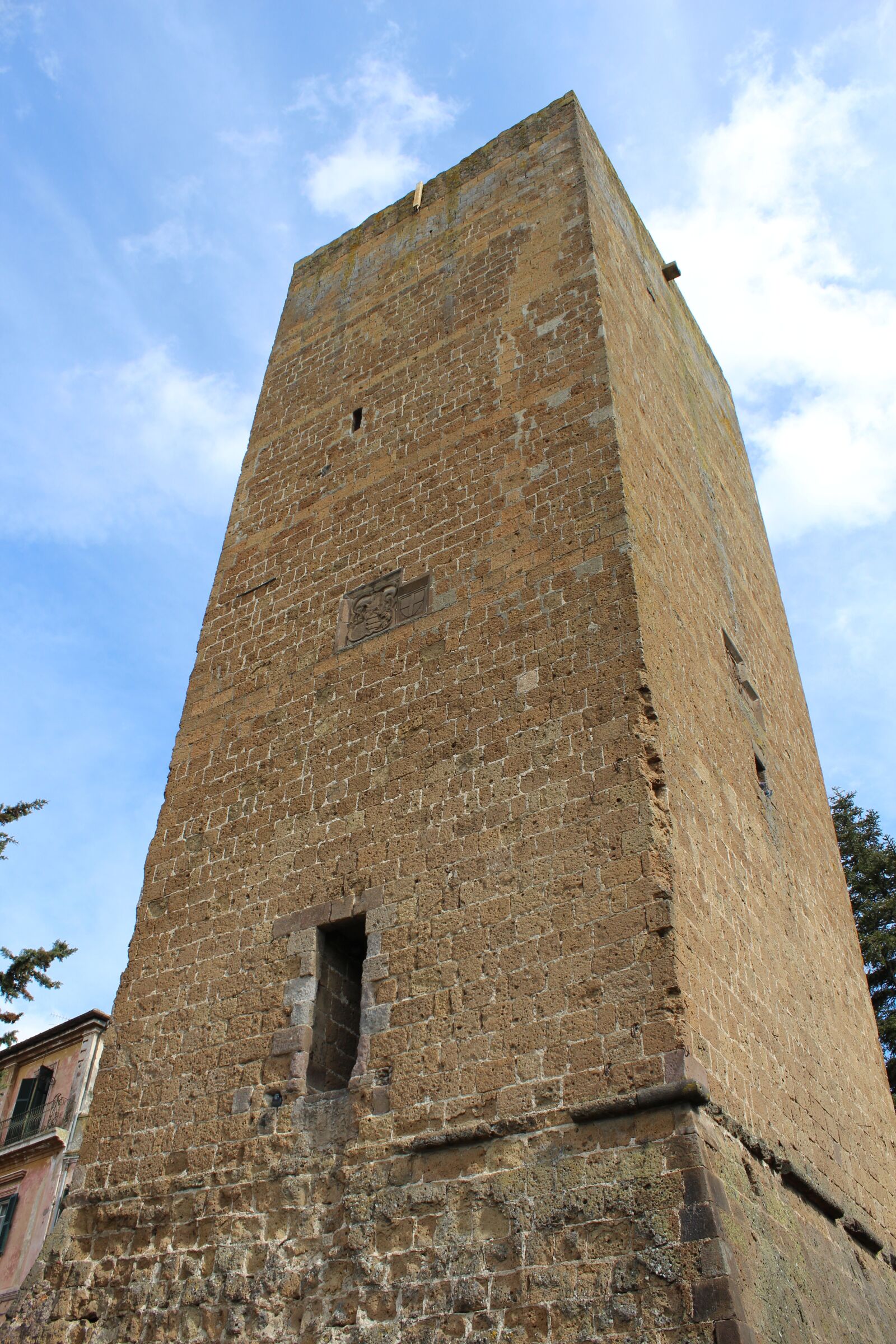 Canon EOS 650D (EOS Rebel T4i / EOS Kiss X6i) sample photo. Tuscania, torre, sky photography