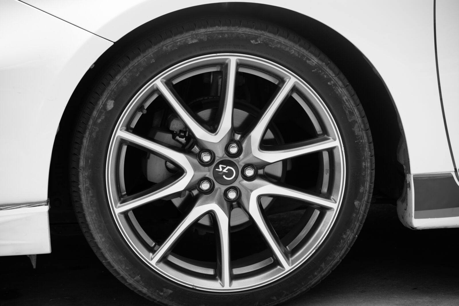 Nikon D5200 sample photo. Car, tire, rubber photography