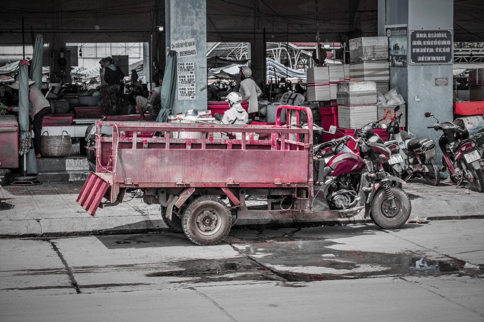 Canon EOS 70D sample photo. Vietnam, market, sale photography