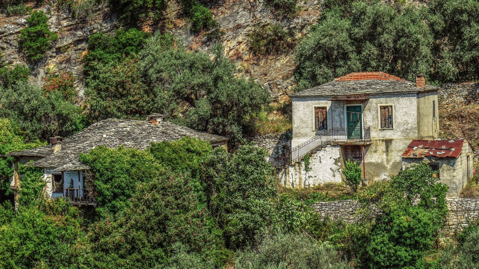 Nikon D3300 sample photo. Old houses, abandoned, decay photography