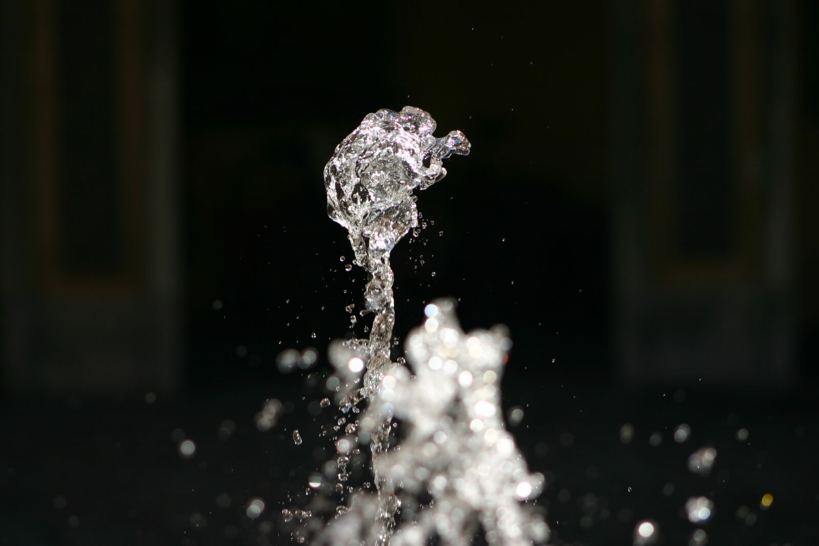 Canon EOS 300D (EOS Digital Rebel / EOS Kiss Digital) sample photo. Fountain, water photography