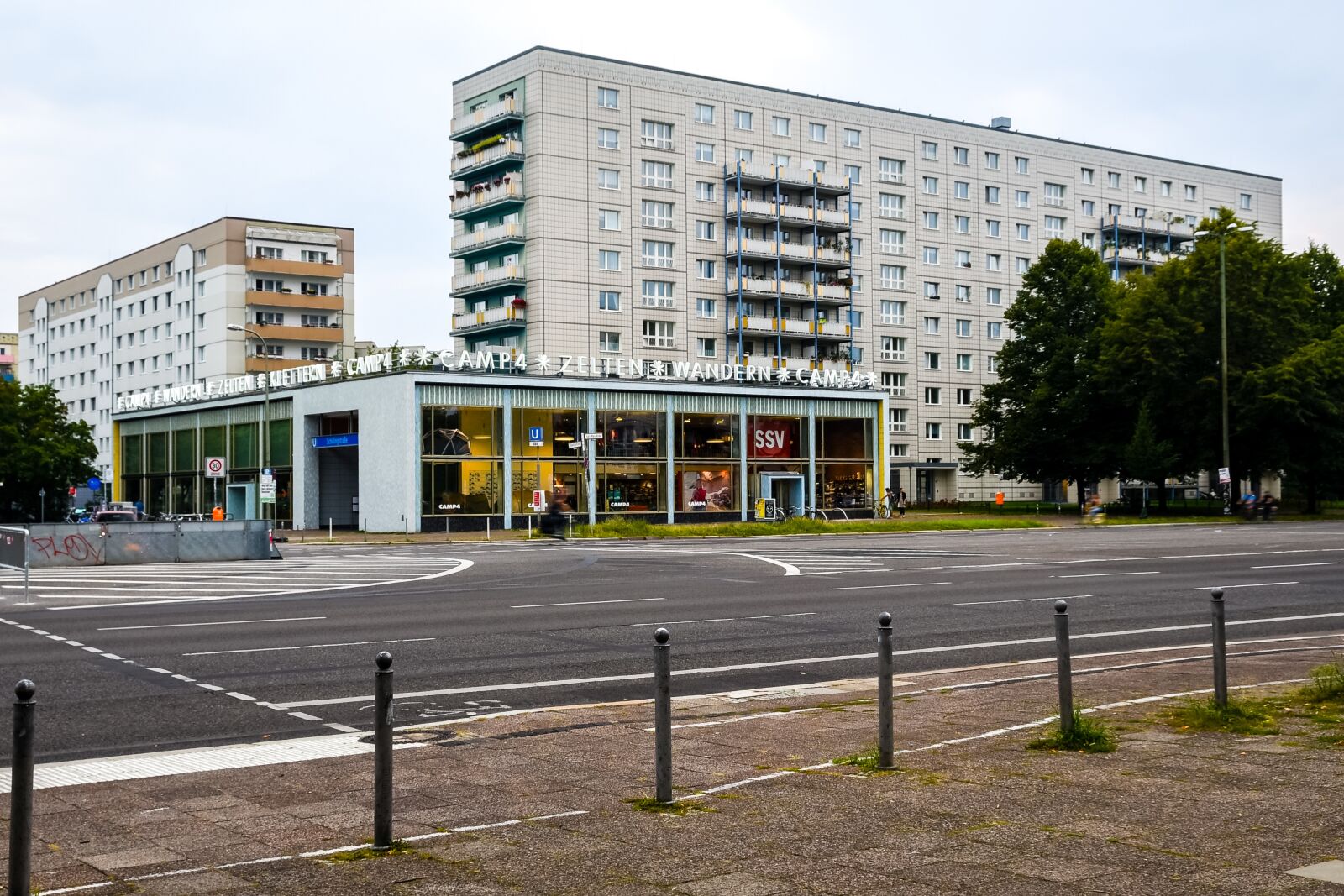 Nikon D750 sample photo. Berlin, modern architecture, 60s photography