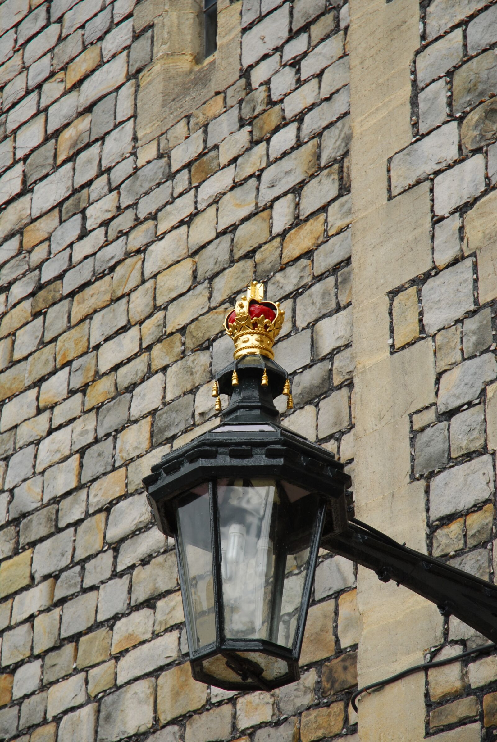 Nikon D200 sample photo. Windsor castle, lamp, crown photography