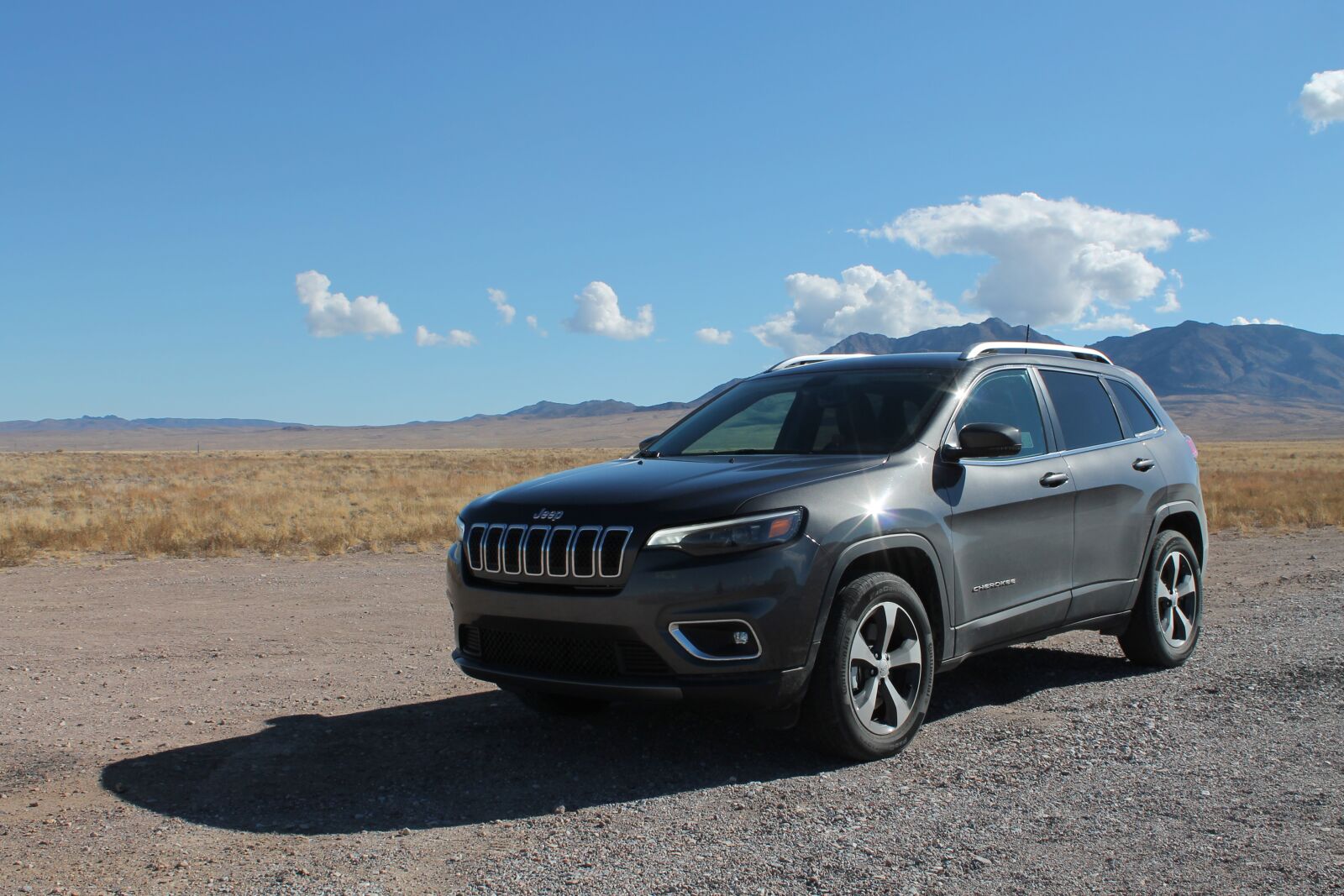 Canon EOS 1100D (EOS Rebel T3 / EOS Kiss X50) sample photo. Jeep, cherokee, desert photography