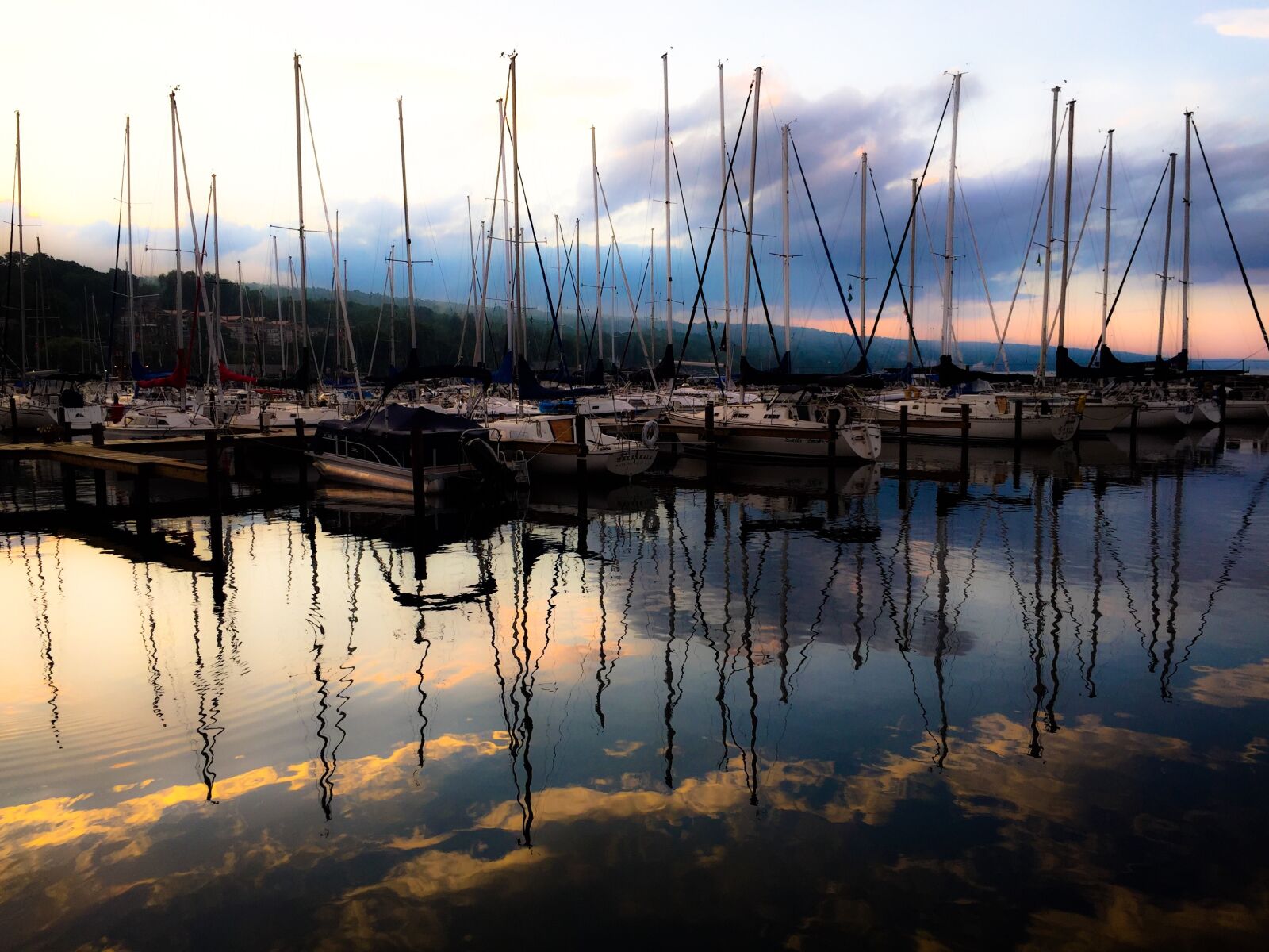 Apple iPhone 6 sample photo. Sunset, sailboats, lake photography