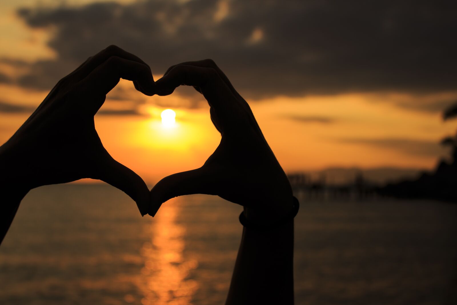 Canon EOS 700D (EOS Rebel T5i / EOS Kiss X7i) sample photo. Sunset, marine, solar photography