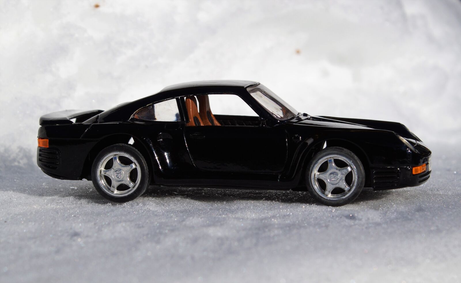 Sony DT 18-70mm F3.5-5.6 sample photo. Model car, porsche, 959 photography